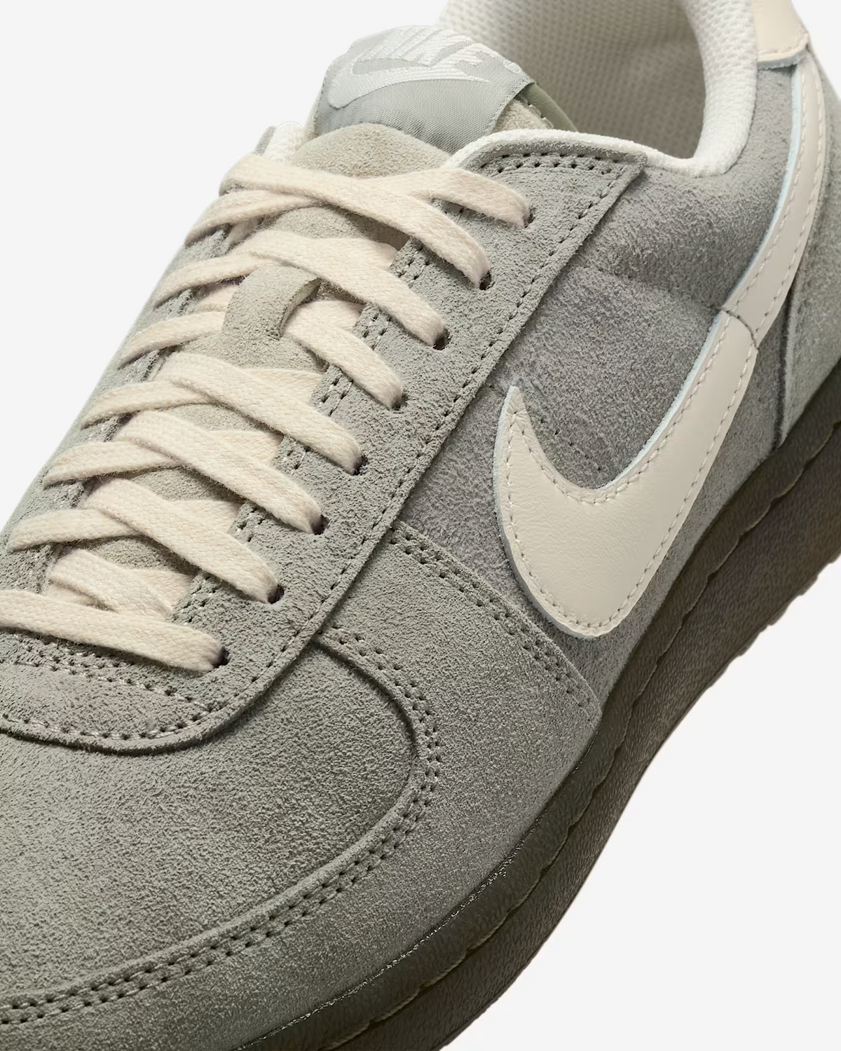 IF0666-300 Nike Field General Light Army Natural (Men's)