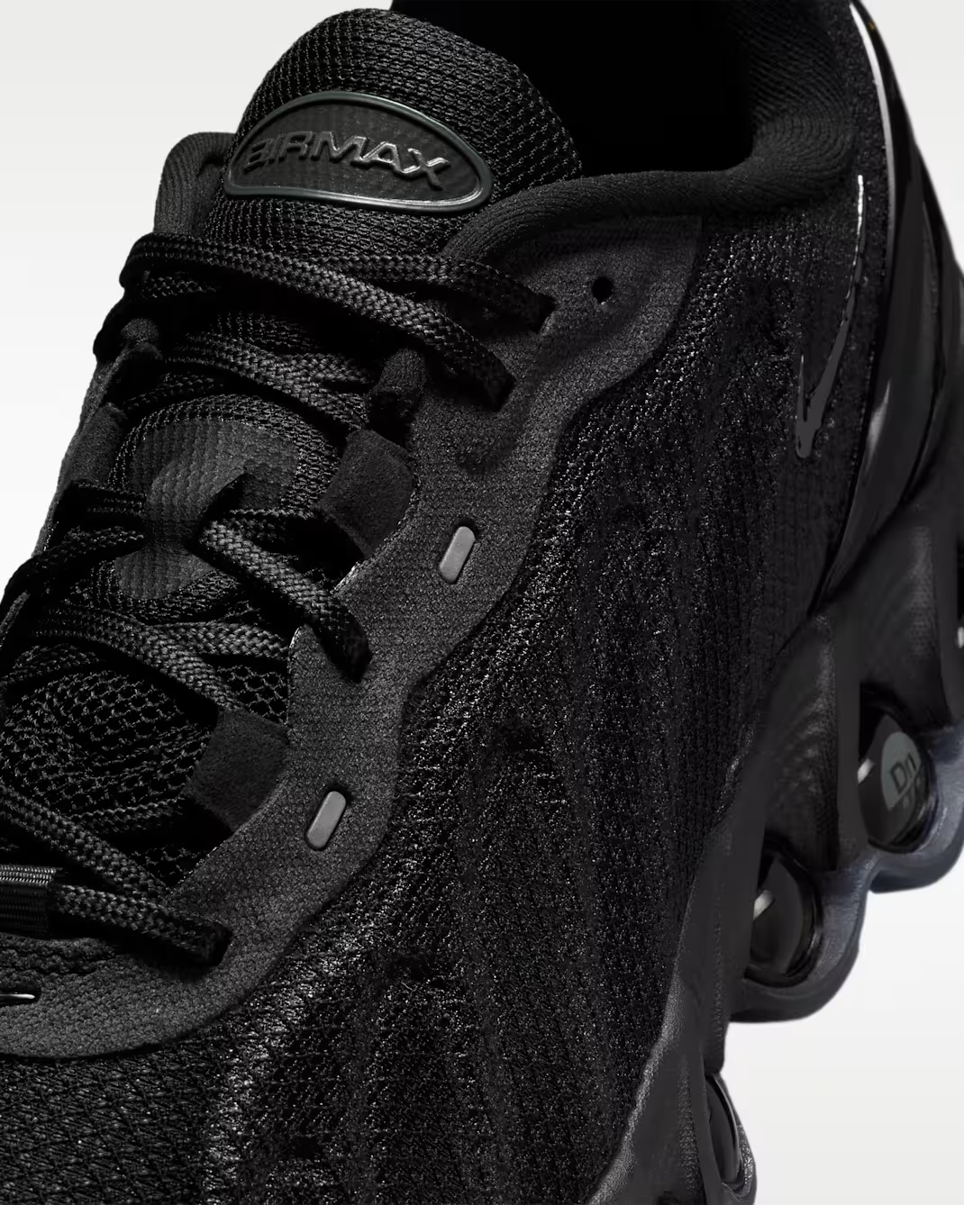 IO7846-001 Nike Air Max DN8 Black (Men's)