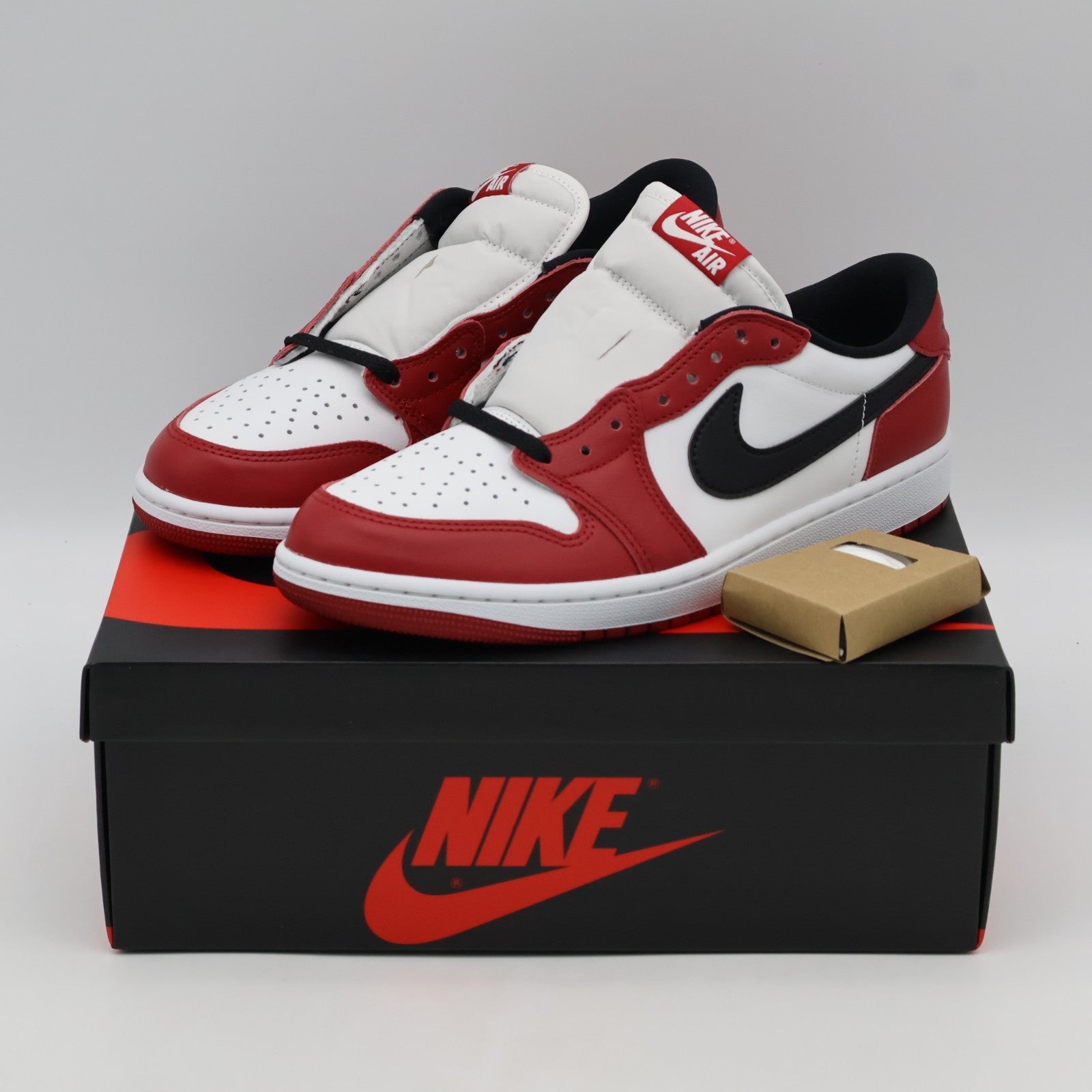 HQ6998-600 Nike Air Jordan 1 Retro Low OG Chicago (2025) (Men's)