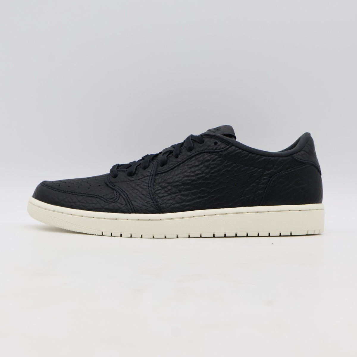 848775-005 Nike Air Jordan 1 Retro Low Swooshless Black (Men's)