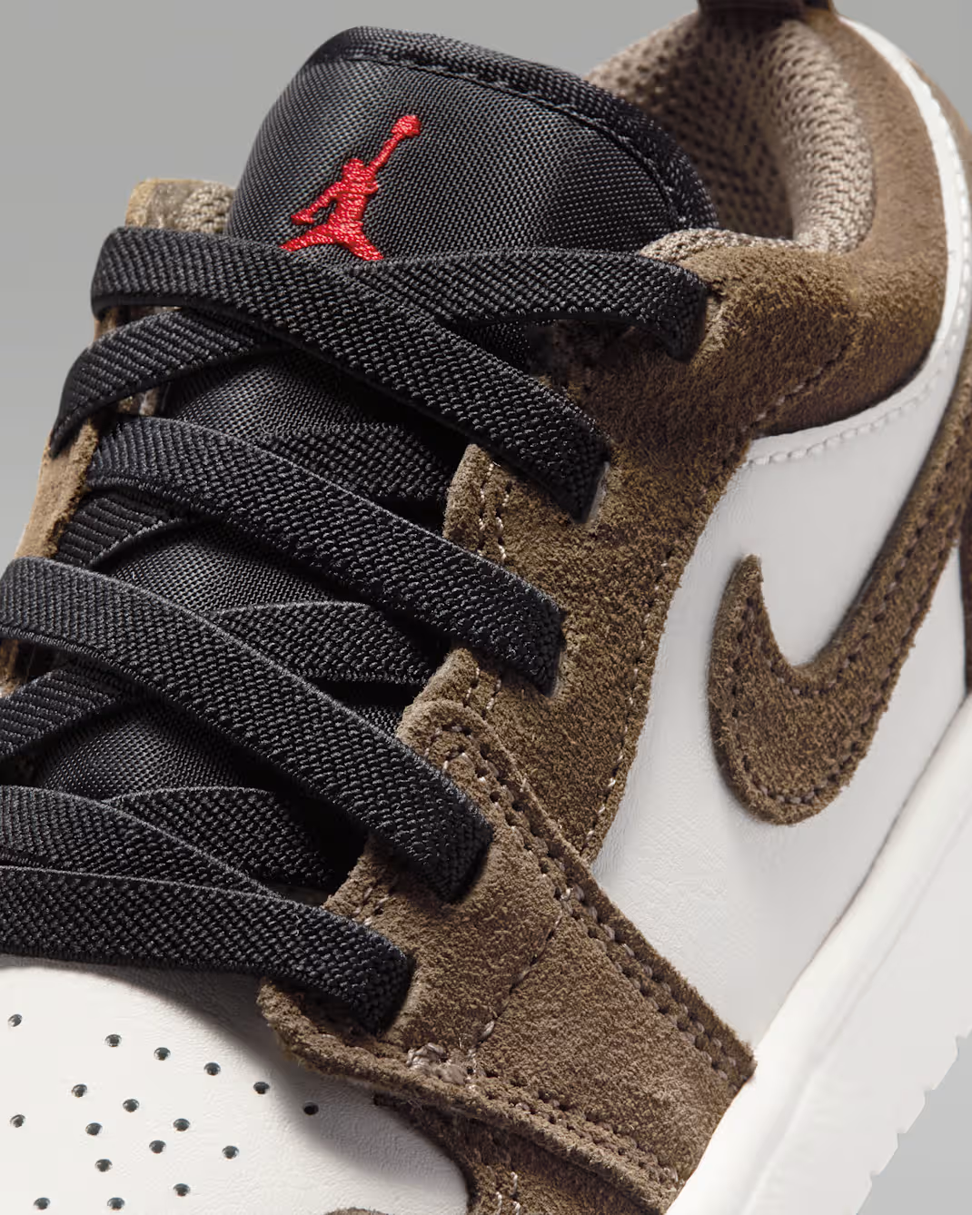 DR9748-200 Nike PS Jordan 1 Low Alt "Palomino/Phantom"