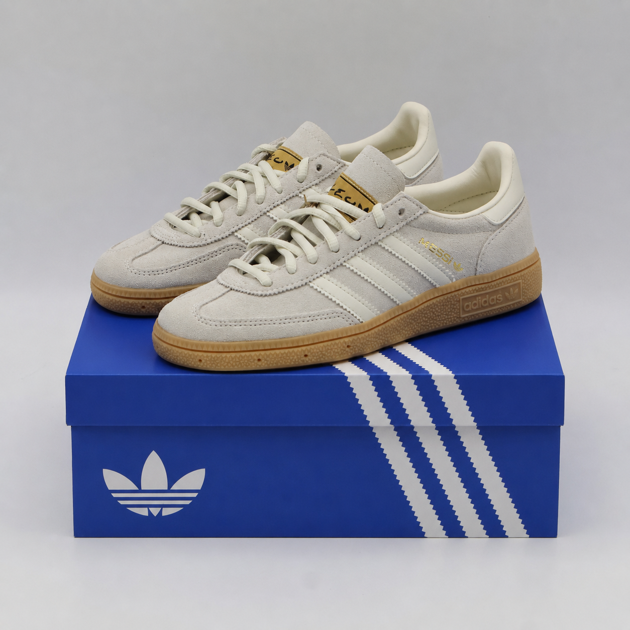 KI4549 Lionel Messi Ã adidas Handball Spezial "Ivory/Gold Metallic" (Men's)