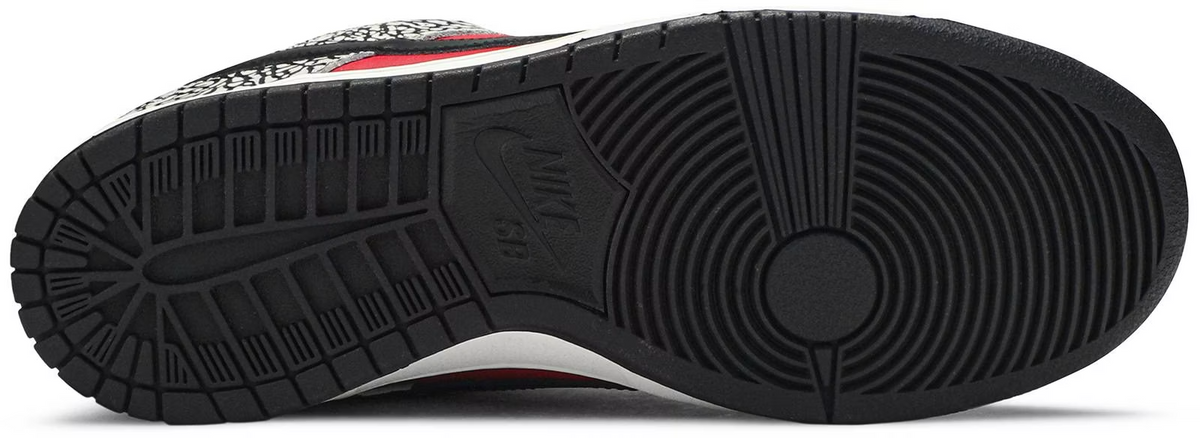 313170-600 Supreme Ã Nike SB Dunk Low "Red Cement"(2012) (Men's)