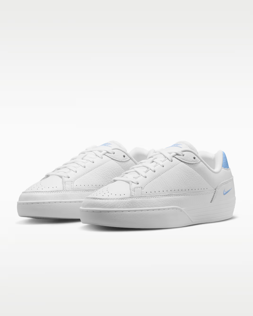 IM5955-102 Nike Tennis Centre "White/Aluminum" (Women's)