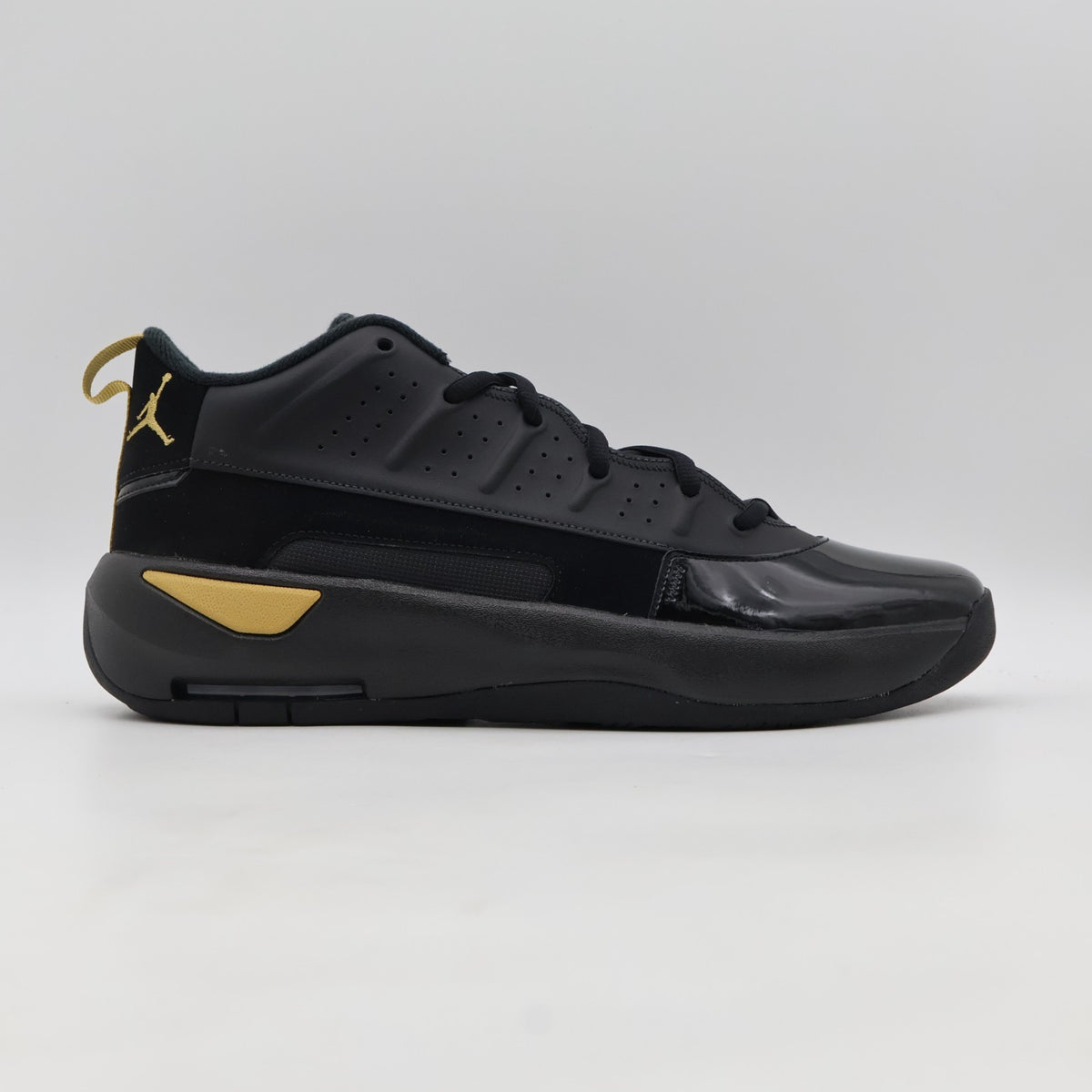HQ2091-007 Nike Jordan Max Aura 7 Black Black Metallic Gold (Men's)