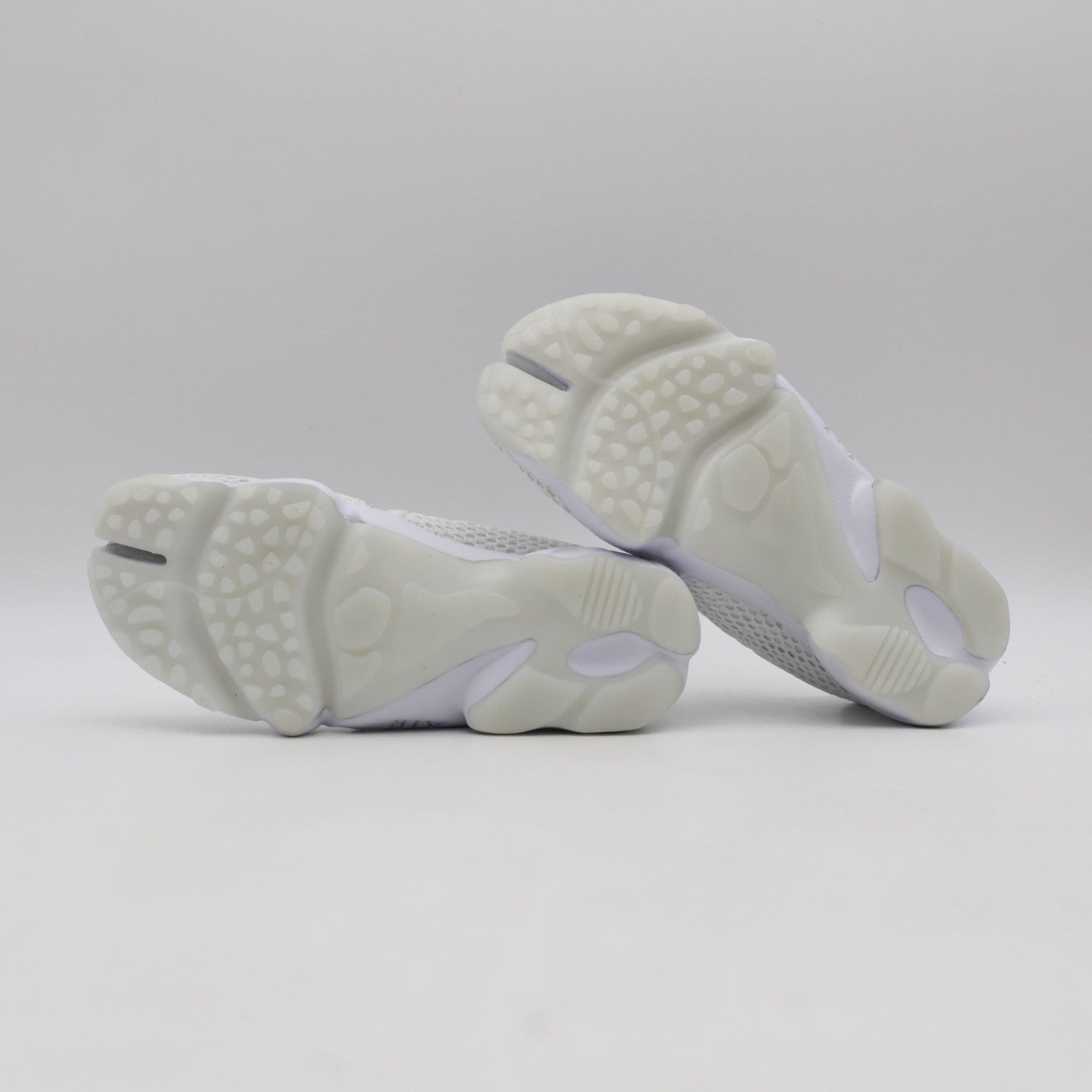 848386-100 Nike Air Rift Breathe "Pure Platinum" (Women's)