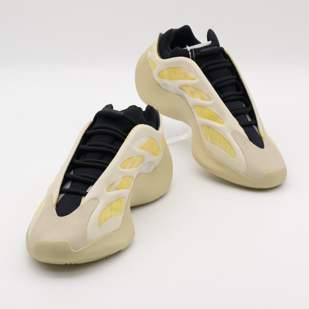 G54853 Adidas Yeezy Boost 700 V3 SAFFLOWER Yellow Cream White Sail Ivory Beige