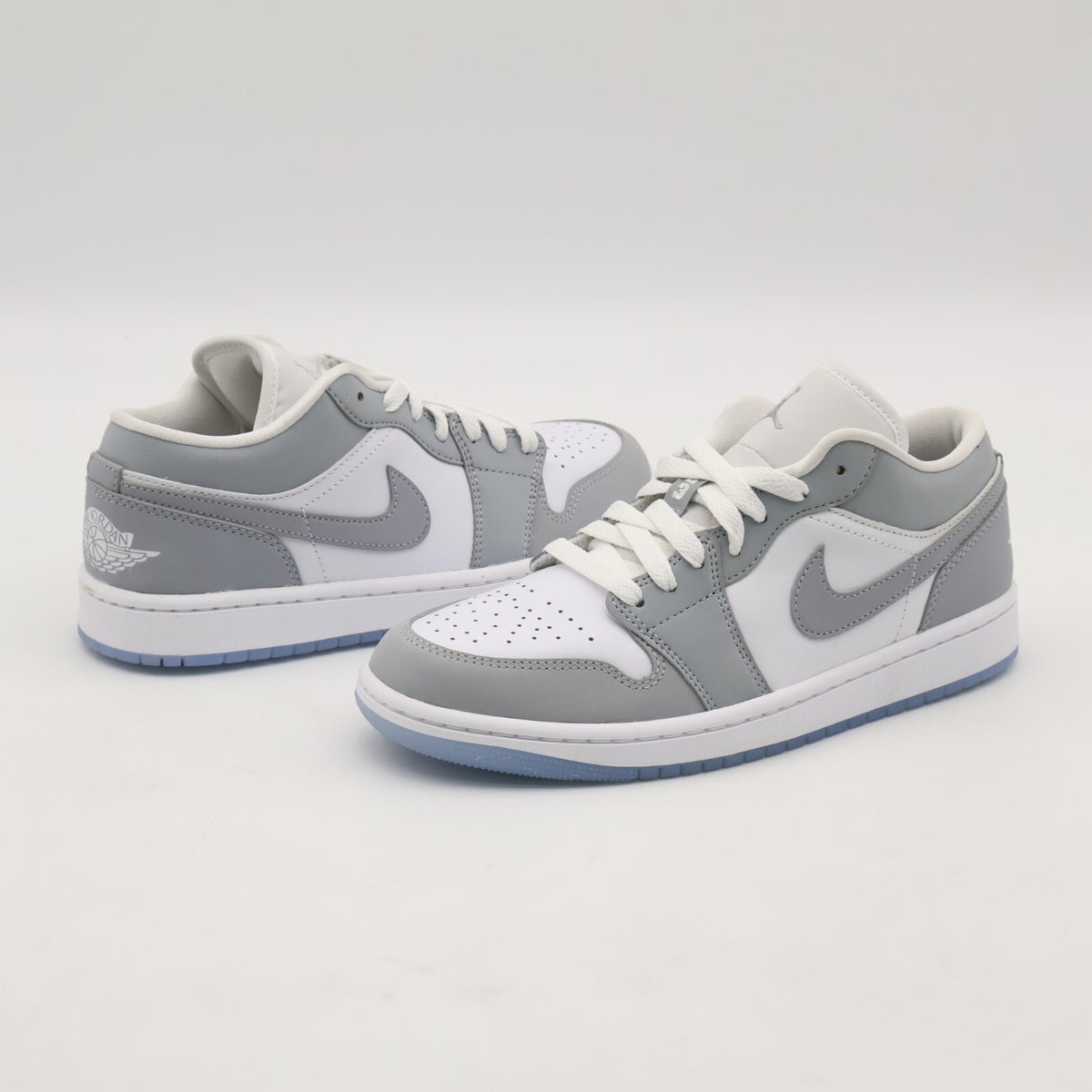 DC0774-105 Nike Air Jordan 1 Low Wolf Grey Aluminium (Women's)