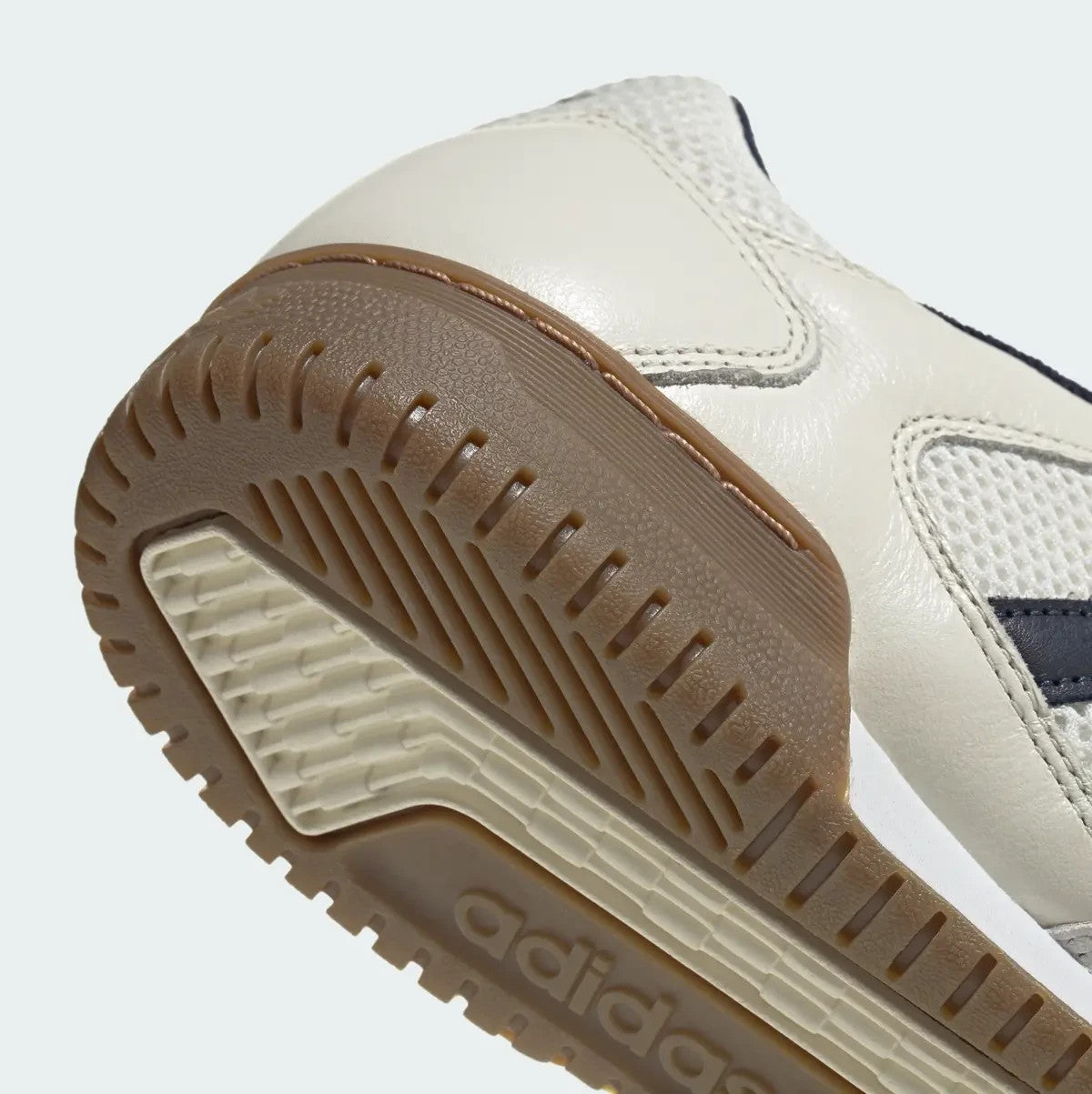 JR4606 adidas Originals Fechten Indoor By Consortium Off White Collegiate (Men's