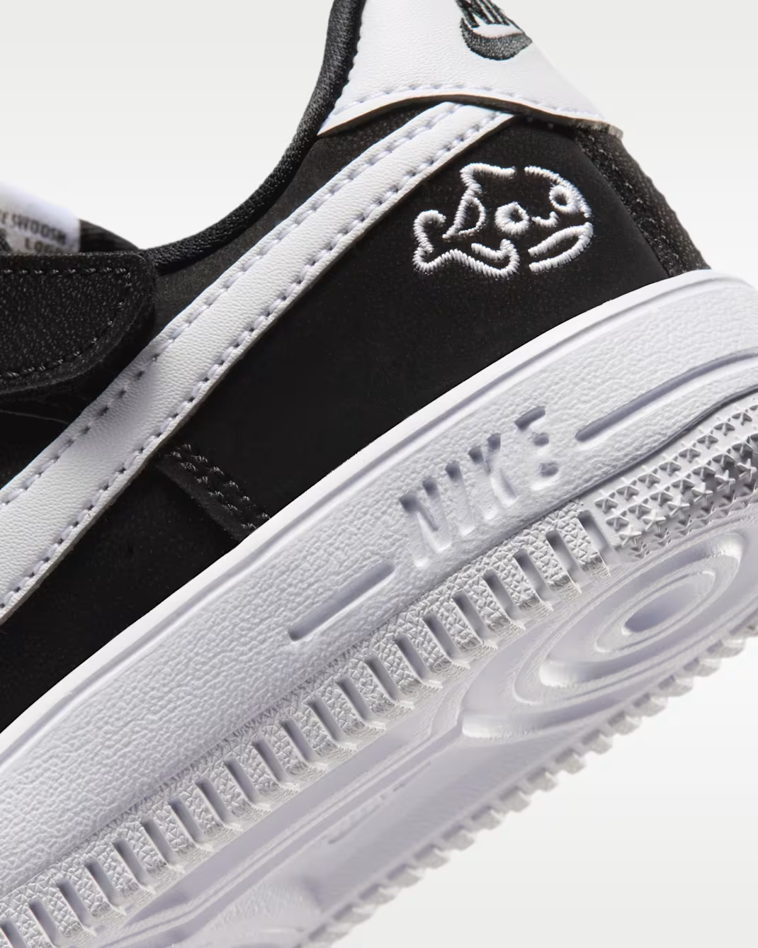 IR1301-001 Nike PS Force 1 Low EasyOn "Black/White" (Men's)
