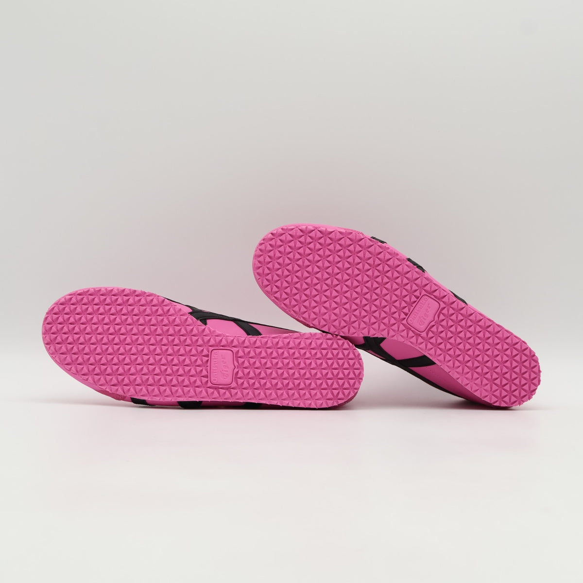 1183C102-701 Onitsuka Tiger MEXICO 66 DRAGON FRUIT BLACK (Men's)