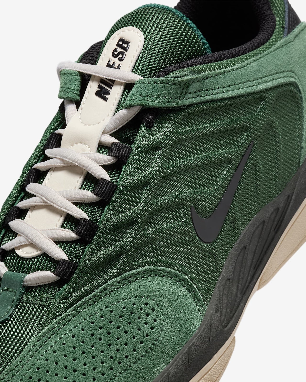 FD4691-300 Nike SB Vertebrae Fir Sequoia Light Orewood Brown Black (Men's)