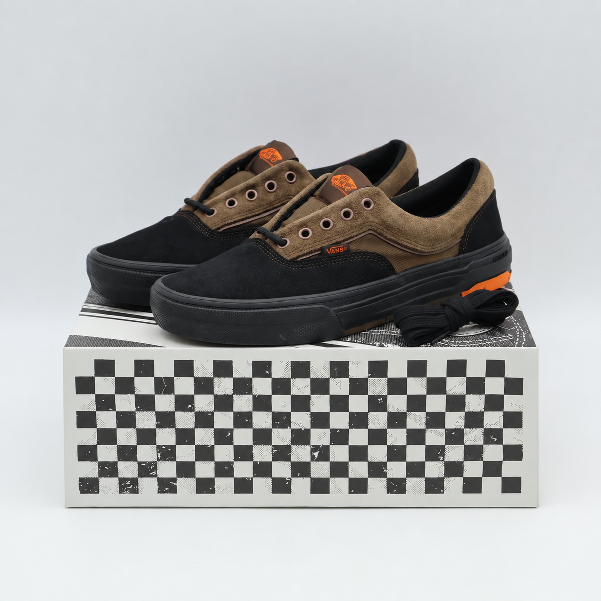 VN000EF0YS8 Vans Skate Era Wafflecup "Black/Brown"
