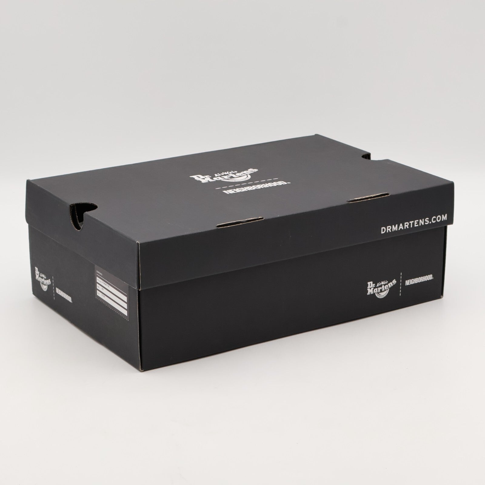32235001 NEIGHBORHOOD Dr.Martens Smith 4 Hole Black (Men's)