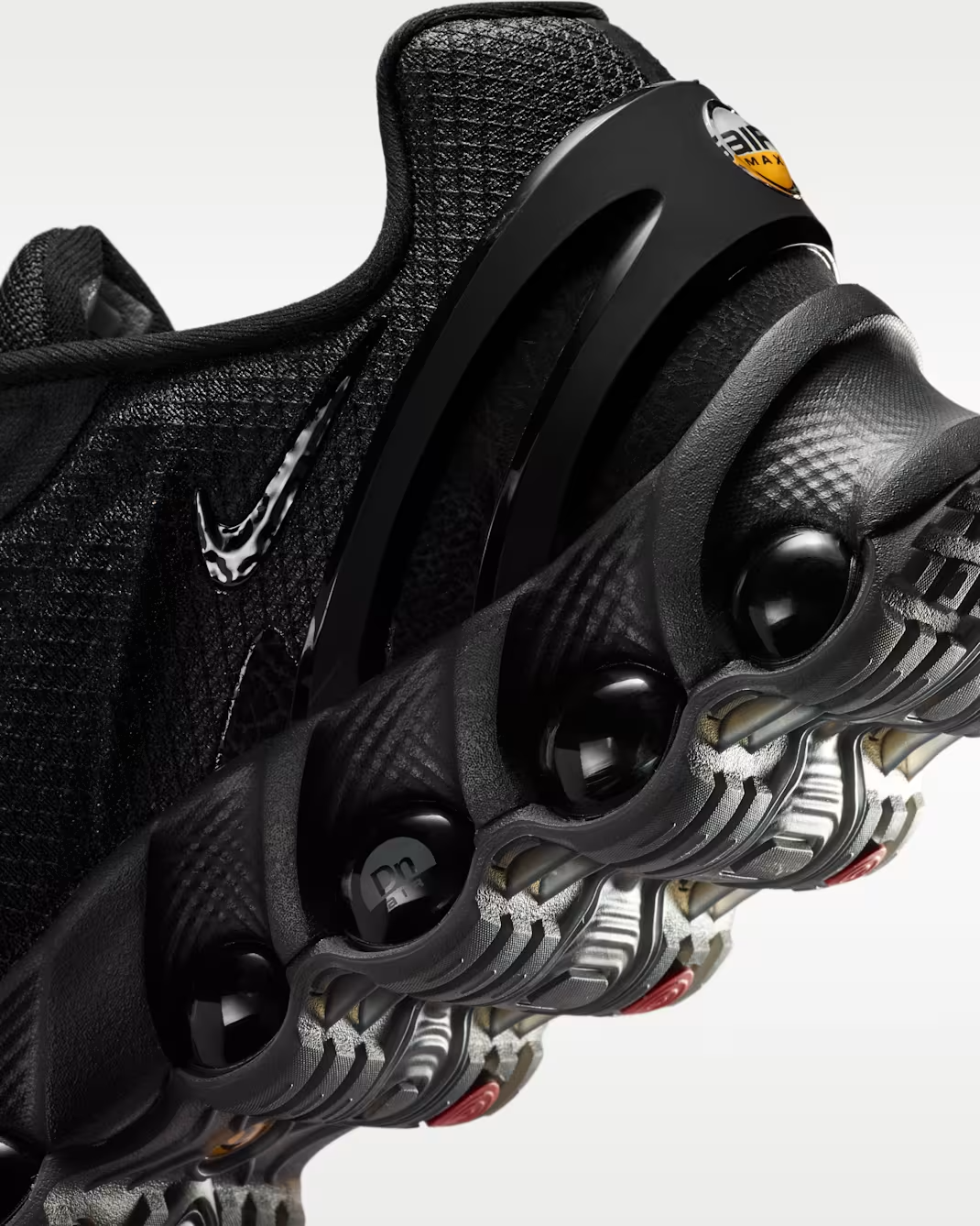 IO7846-001 Nike Air Max DN8 Black (Men's)