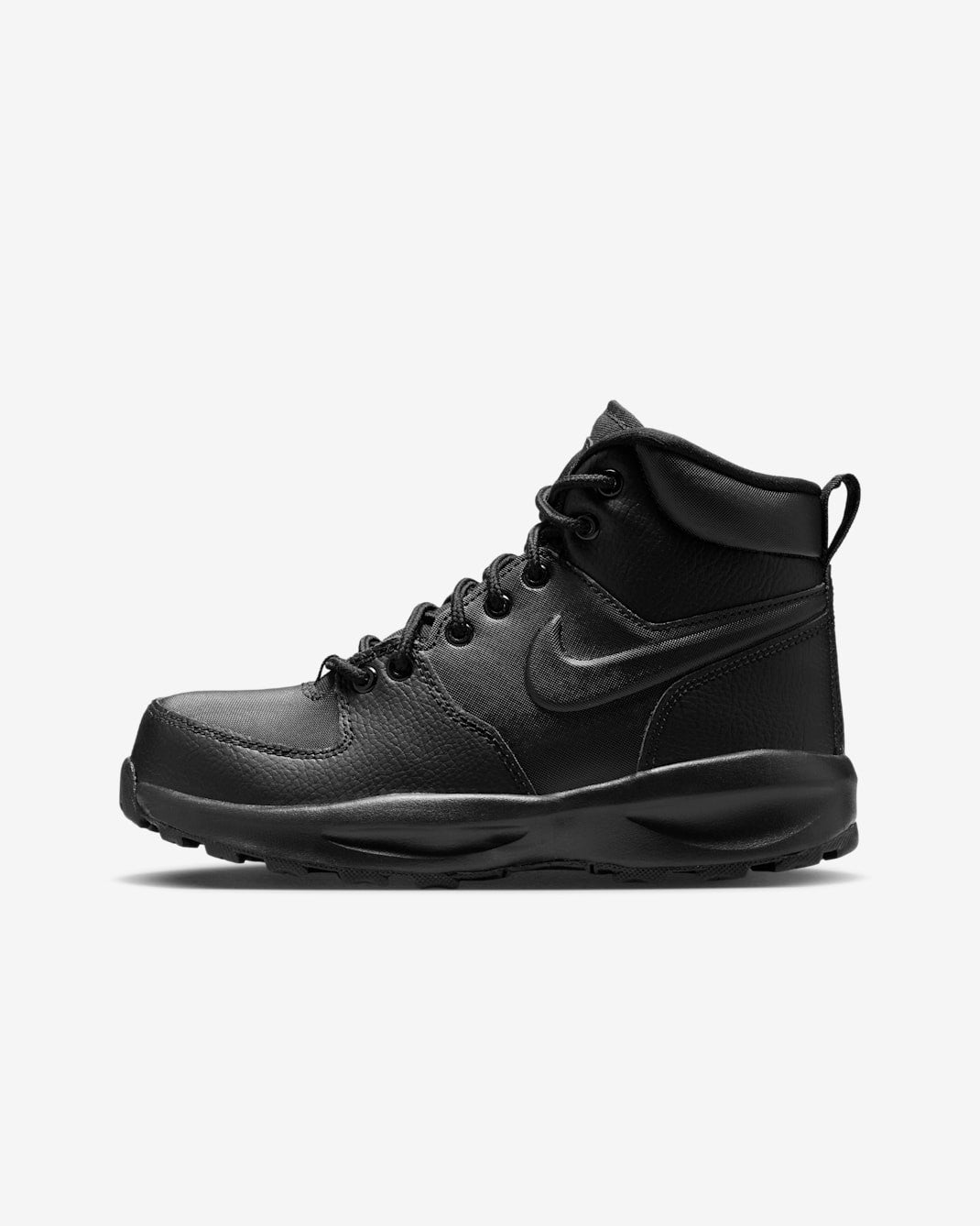 IH7679-001 Nike GS Manoa 17 Triple Black