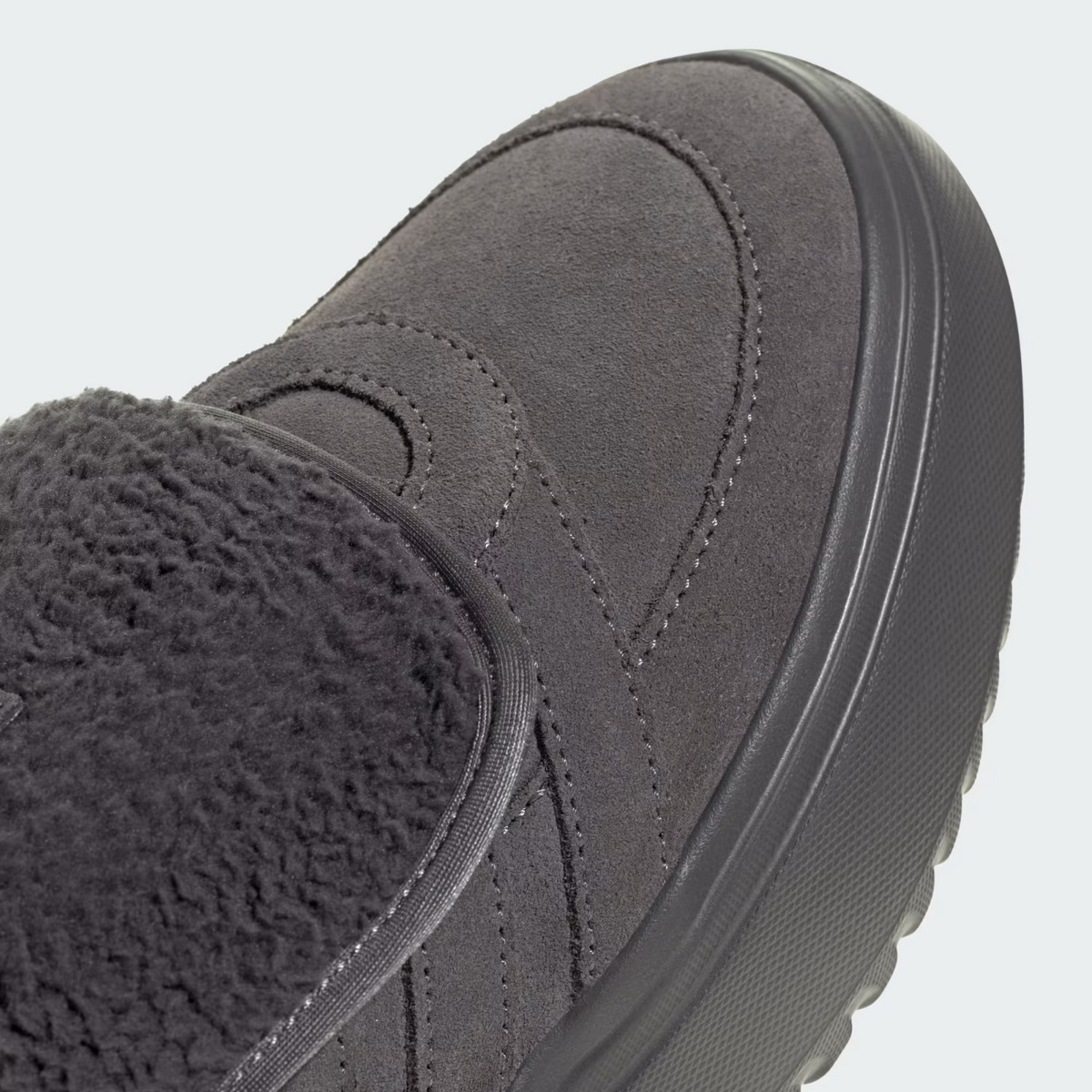 JS4999 adidas GRAND COURT MULE (Women's)
