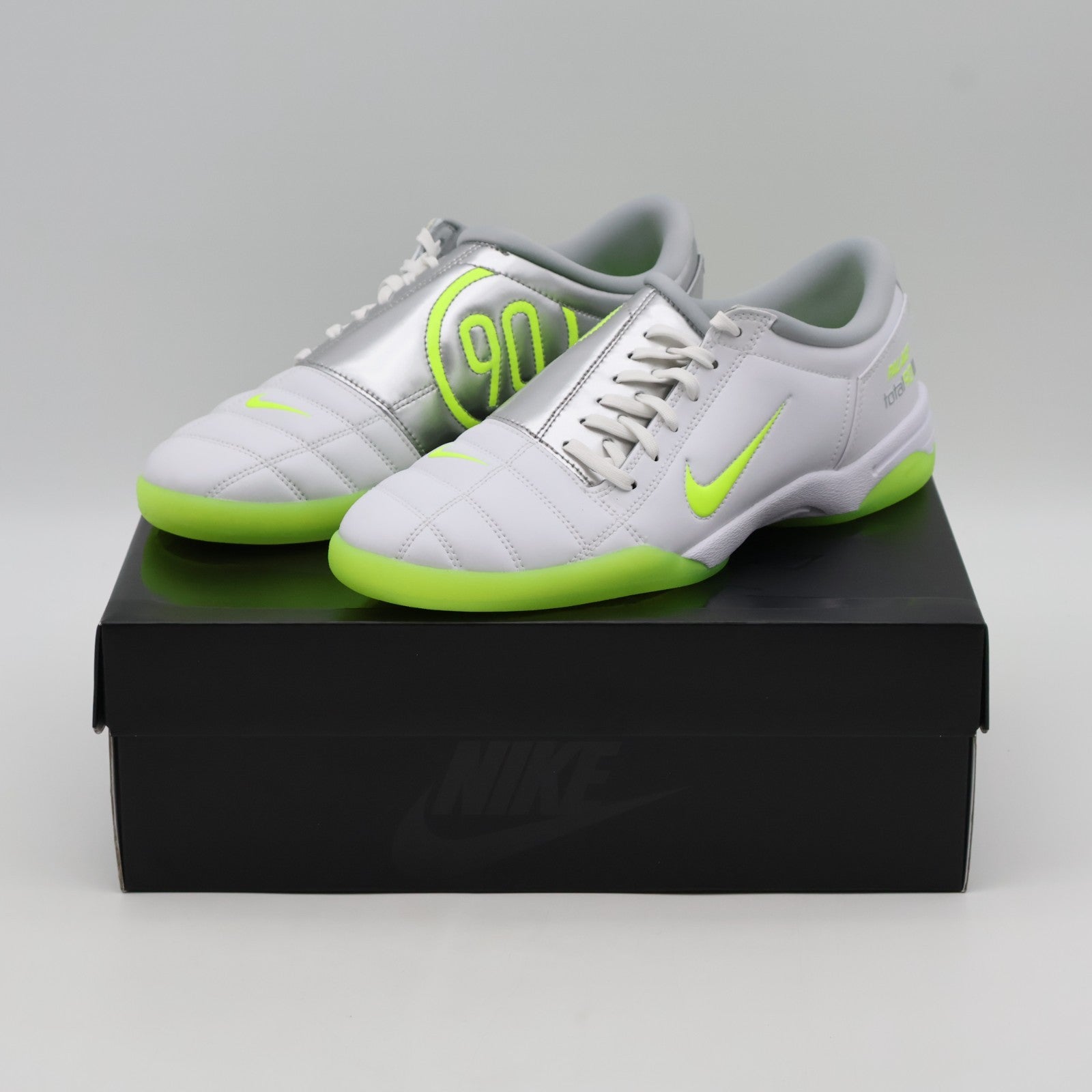 IM1381-100 PALACE x Nike Total 90 3 White Volt Metallic Silver (Men's)
