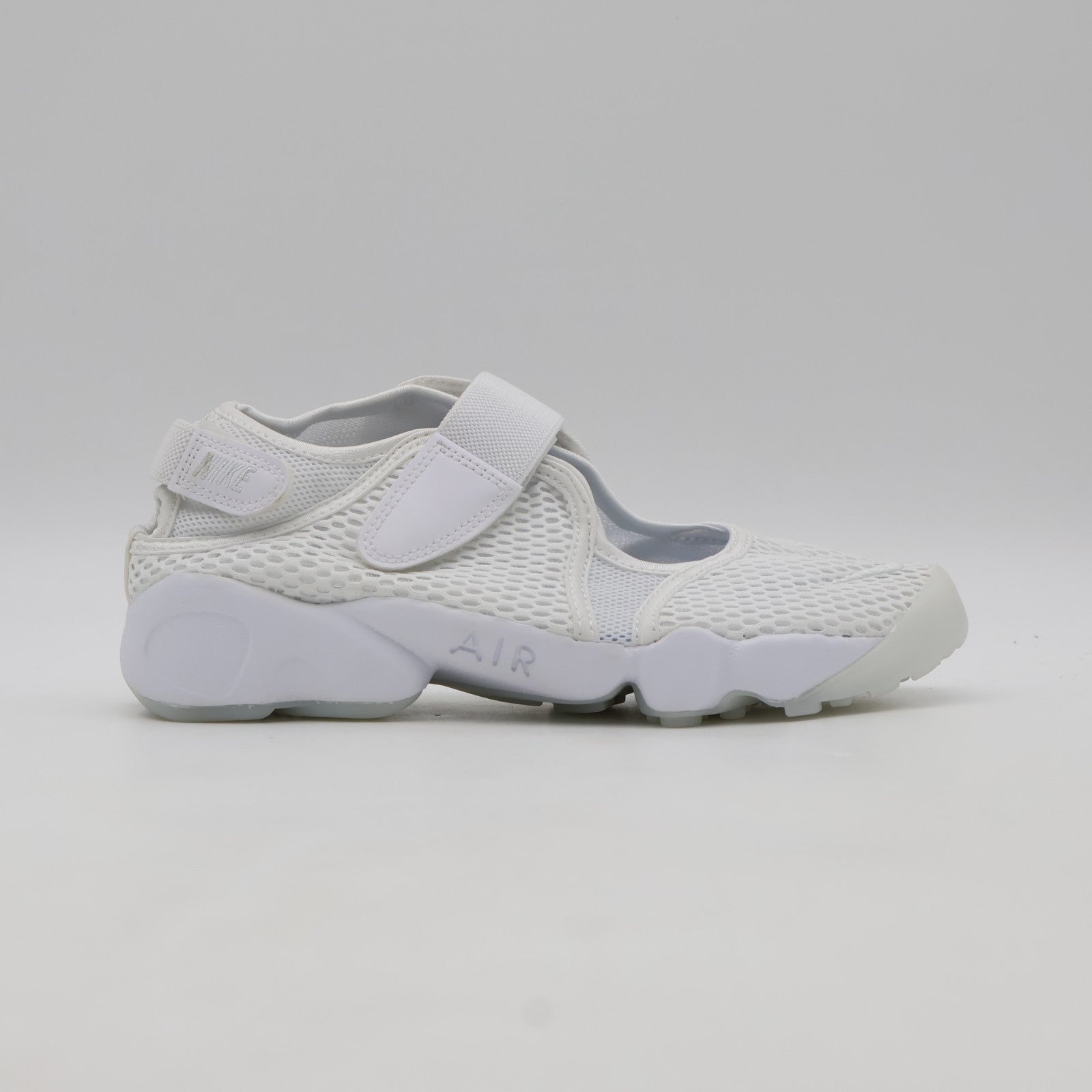 848386-100 Nike Air Rift Breathe "Pure Platinum" (Women's)