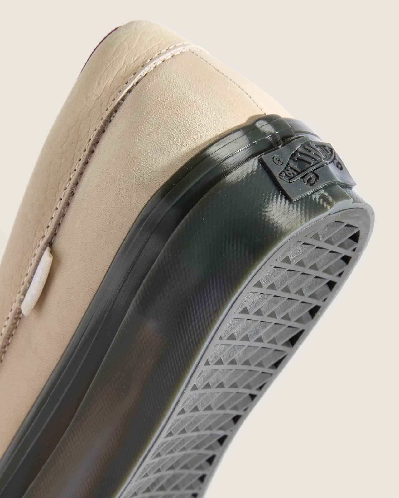 VN000VATDJR Vans Premium Loafer 53 Hardware "Turtledove"