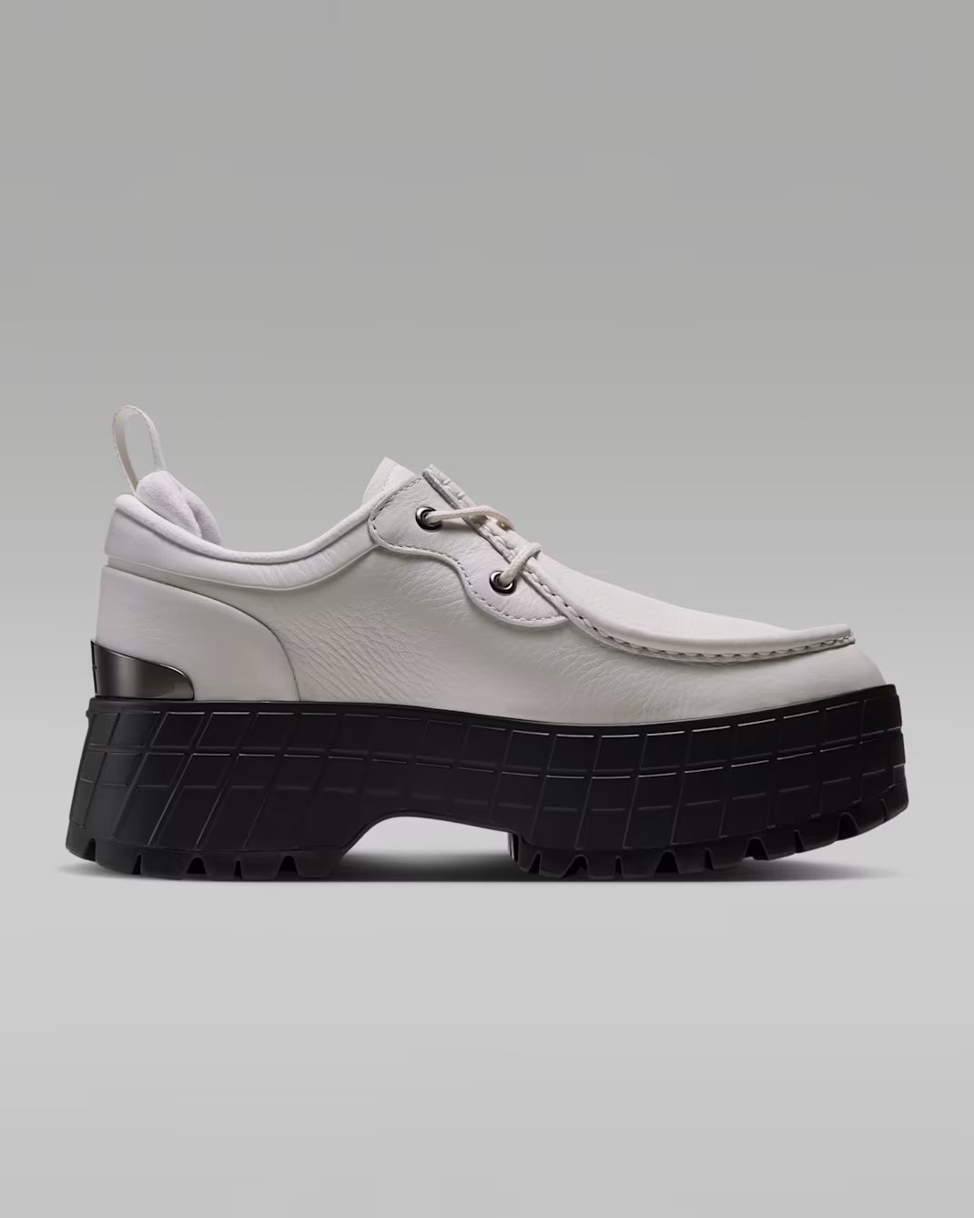 IQ4927-100 Nike Air Jordan 1 Brooklyn Low "Swan/Metallic Silver" (Women's)