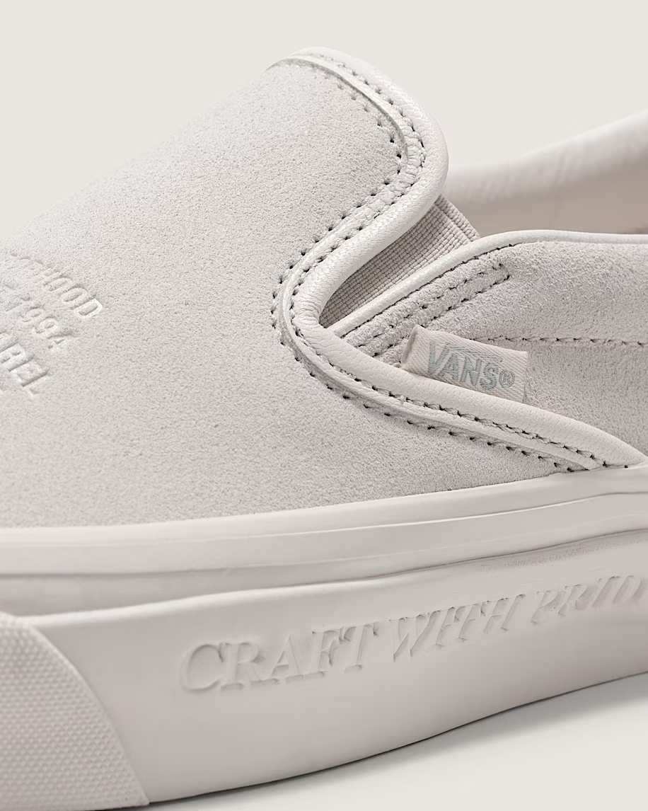 VN000EDG7VJ NEIGHBORHOOD Ã OTW by Vans Classic Slip-On 98 Natural (Men's)