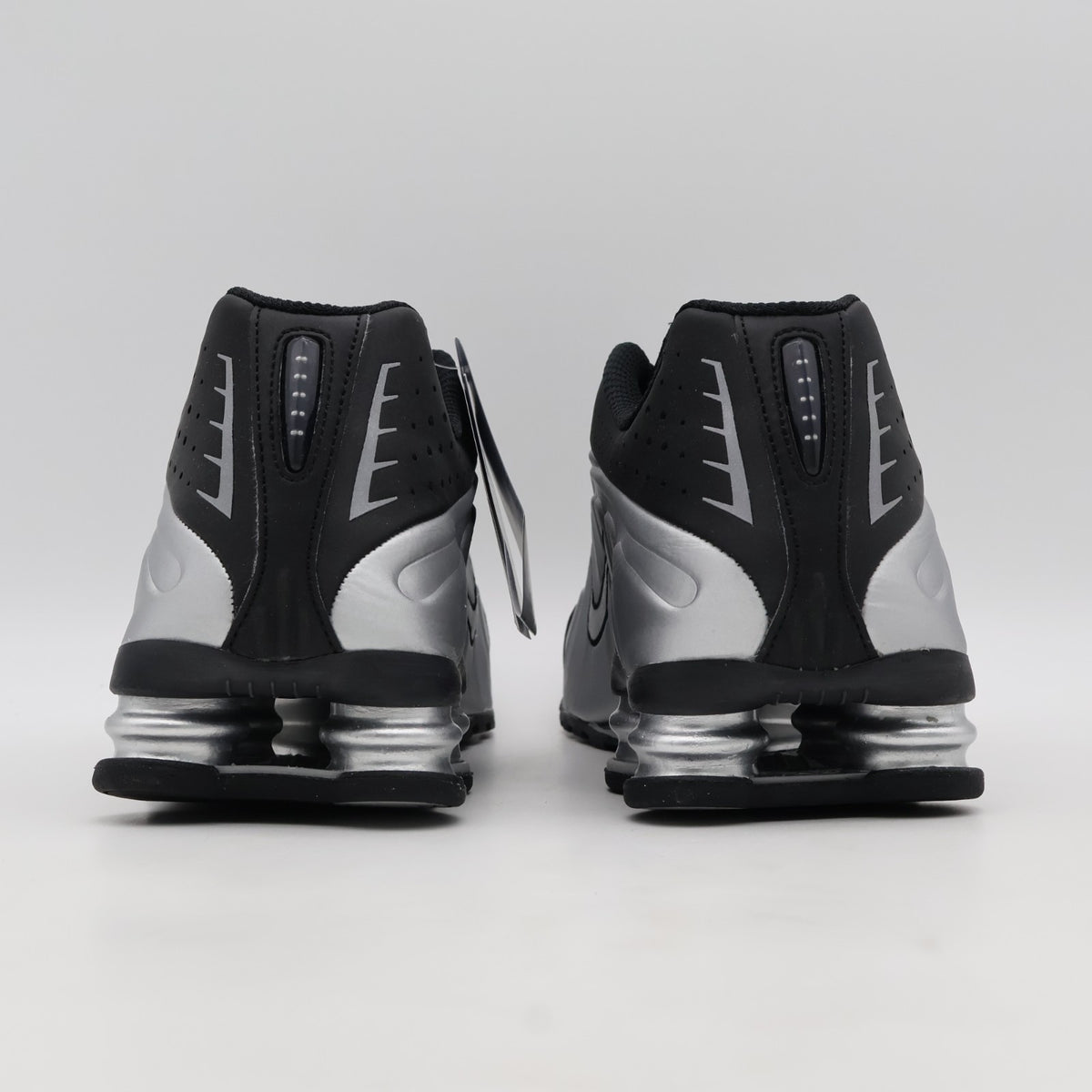 HQ1988-007 Nike Shox R4 Metallic Silver Black (Men's)