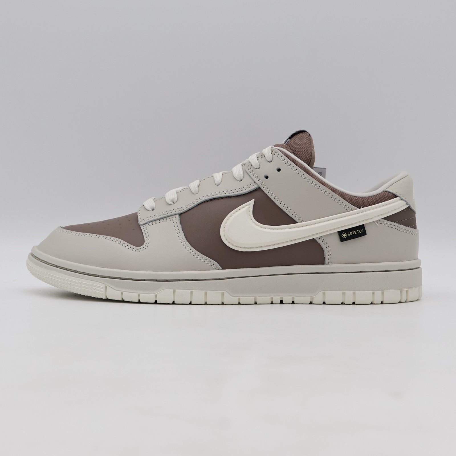 HQ2053-002 Nike Dunk Low GORE-TEX Light Bone (Men's)
