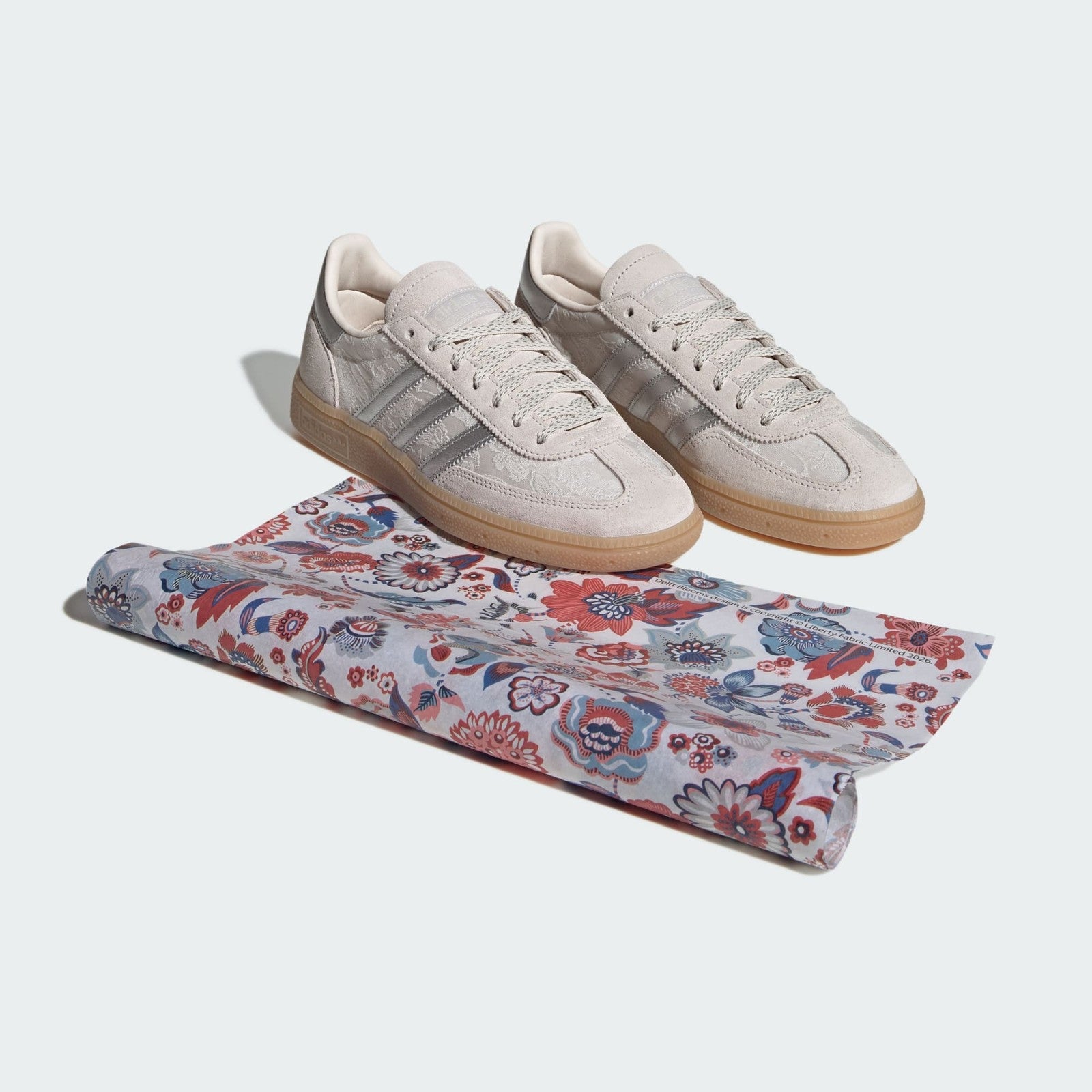 KK0434 adidas Women's Handball Spezial Chalk PearlSilver Metallic (Women's)