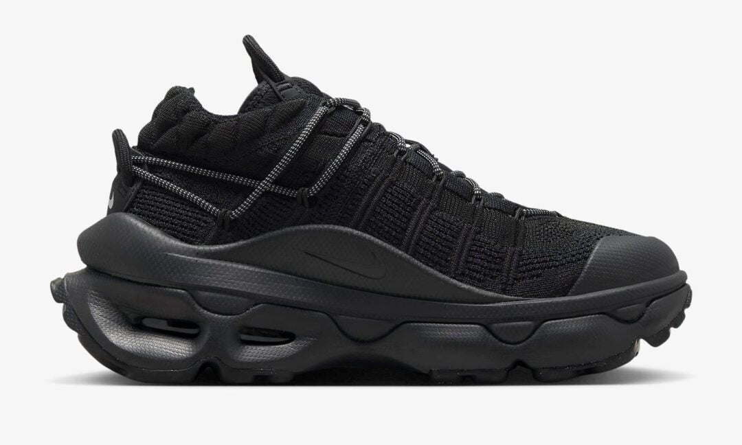 FD2110-005 Nike Women's Air Max Flyknit Venture Black Metallic Silver (Women's)