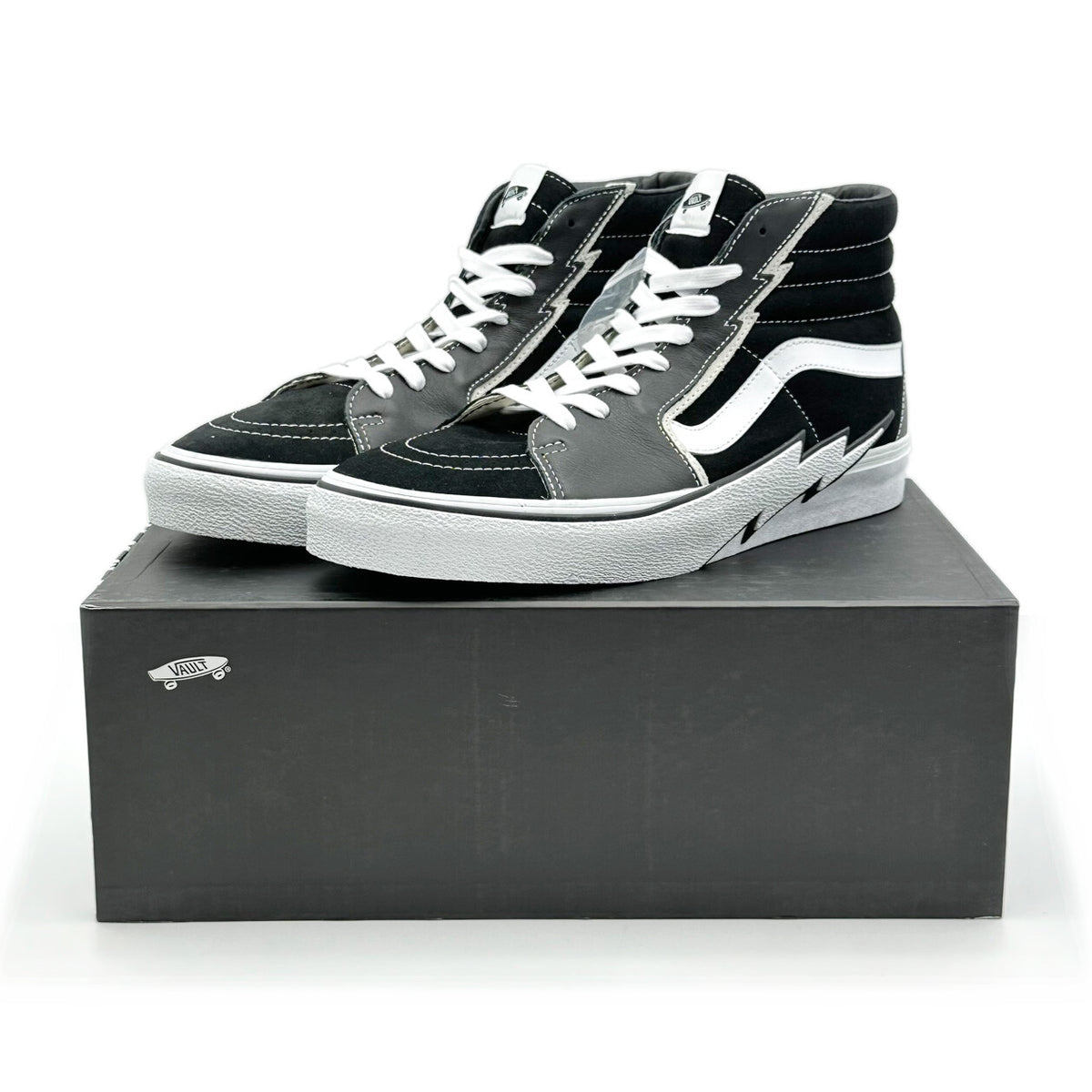 VN0007PSBLK1 MASTERMIND WORLD Ã Vault by Vans Sk8-Hi Bolt VLT LX