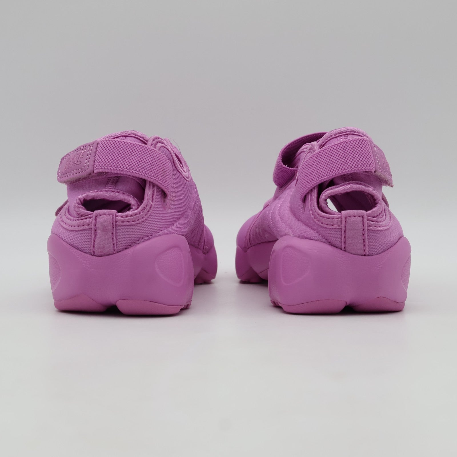 IV6058-500 Nike Air Rift "Light Magenta" (Women's)