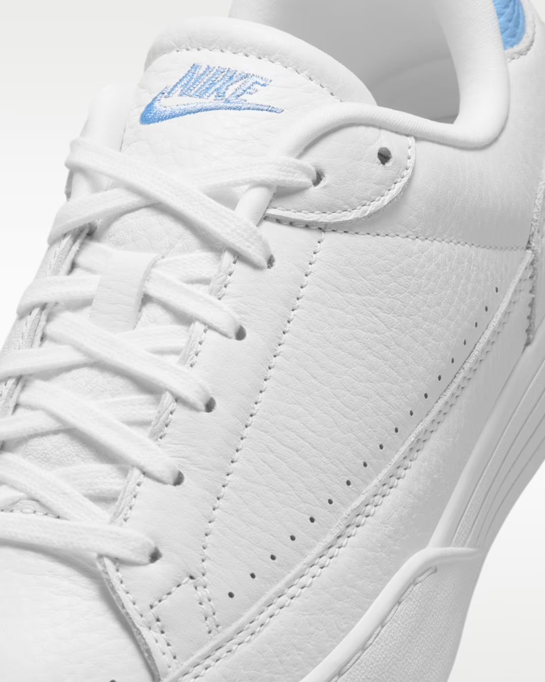 IM5955-102 Nike Tennis Centre "White/Aluminum" (Women's)