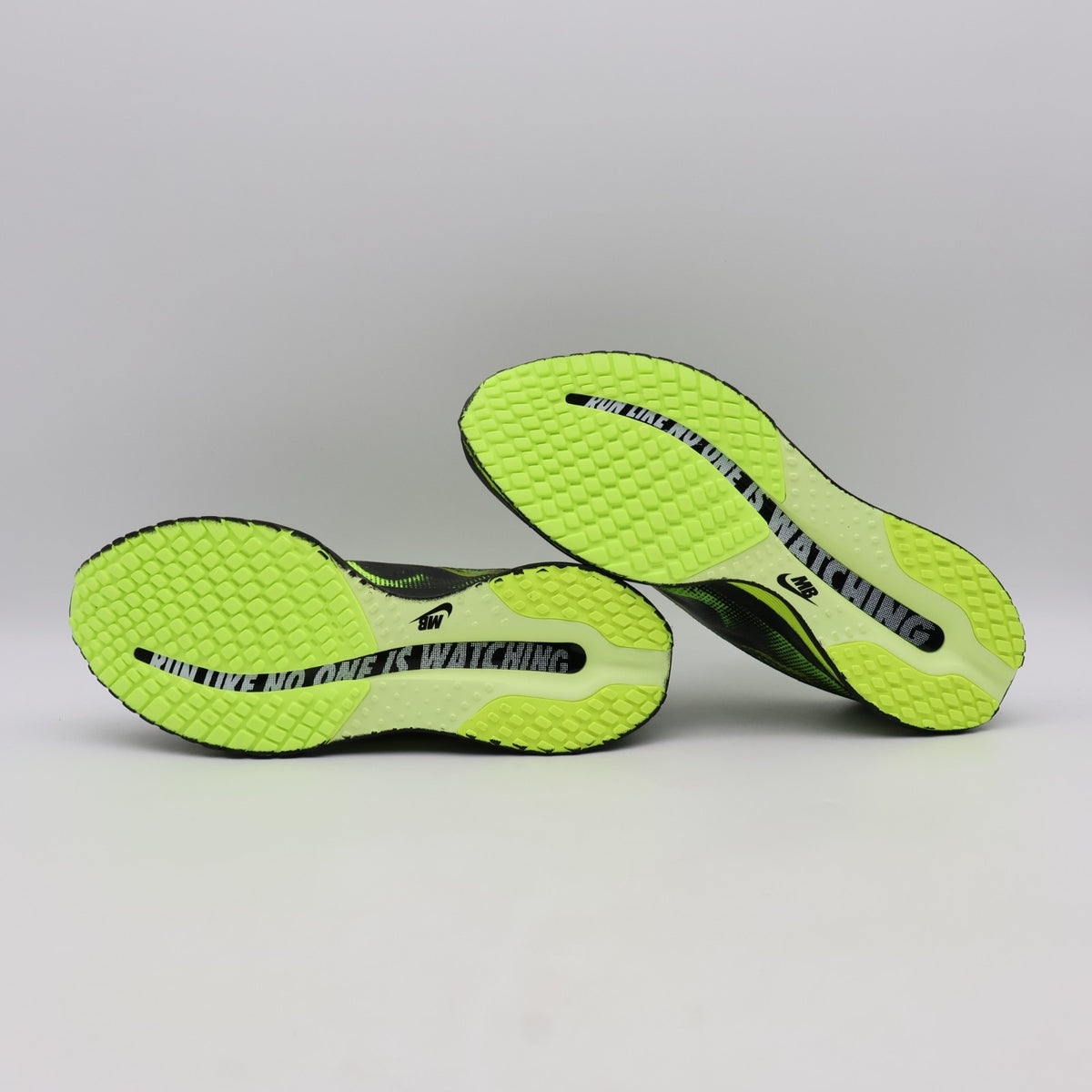 IQ7336-700 Melitta Baumeister Ã Nike Pegasus Premium "Volt/Cyber"