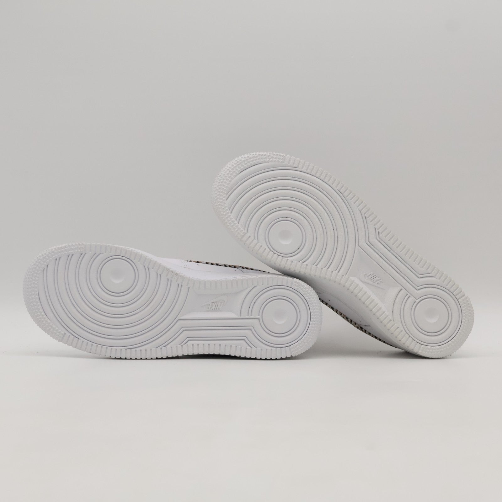DZ2709-100 Nike WMNS Air Force 1 Low United in Victory White