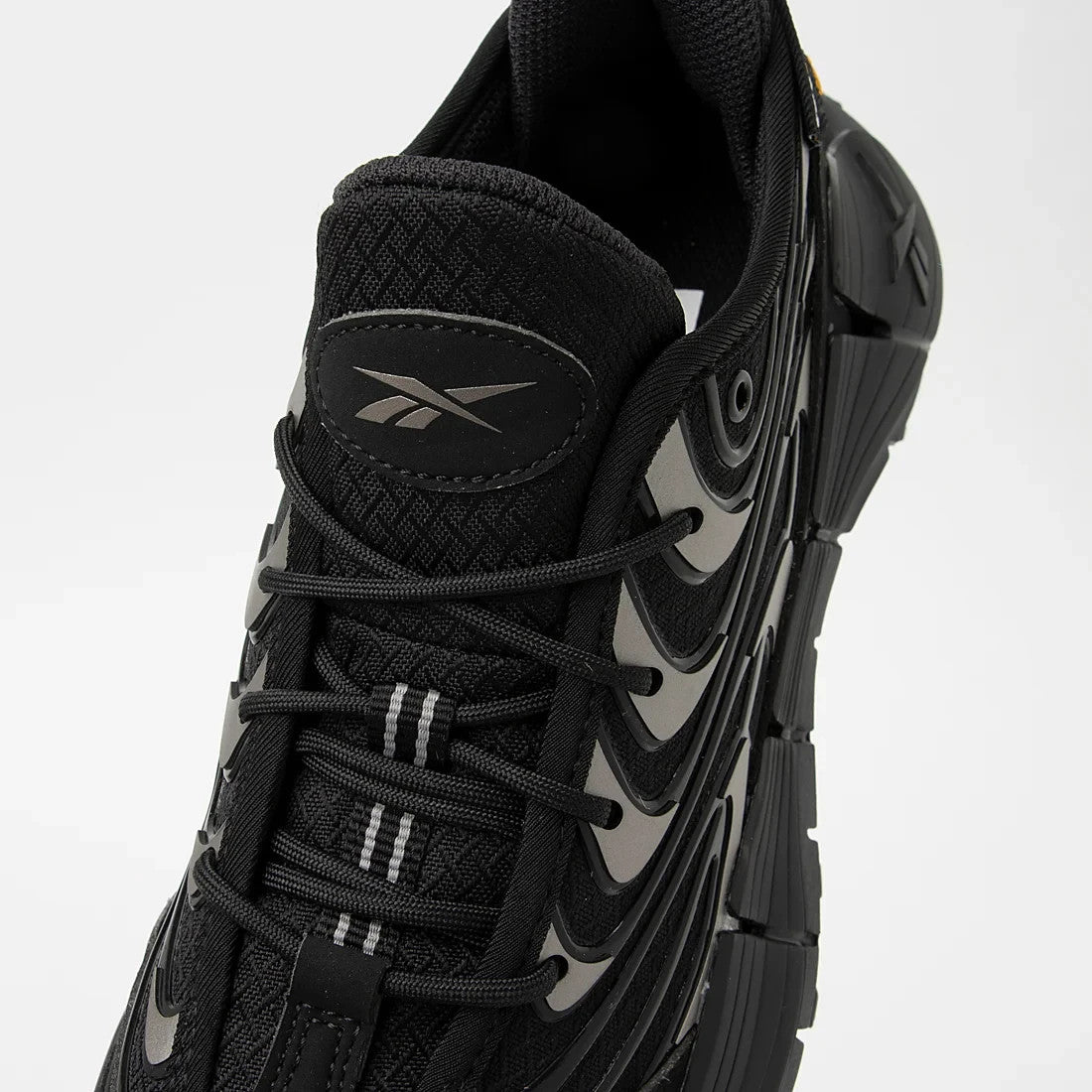 100244381 Reebok ZIG KINETICA 3.5 EDGE "BLACK/GREY3" (Men's)