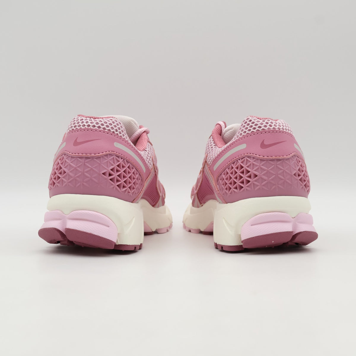 FJ2028-600 Nike Zoom Vomero 5 Elemental Pink Pink Foam Sail Desert (Women's)