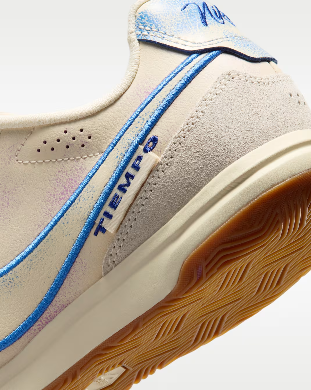 IO9951-149 Nike Tiempo Streetgato PRM Golf "Coconut Milk/Blue Crystal"