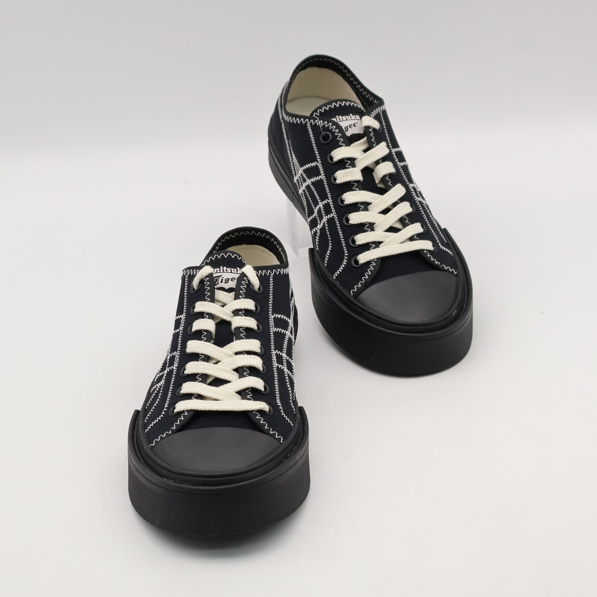 1183C474-001 Onitsuka Tiger Ok Basketball Lo Black Cream (Men's)