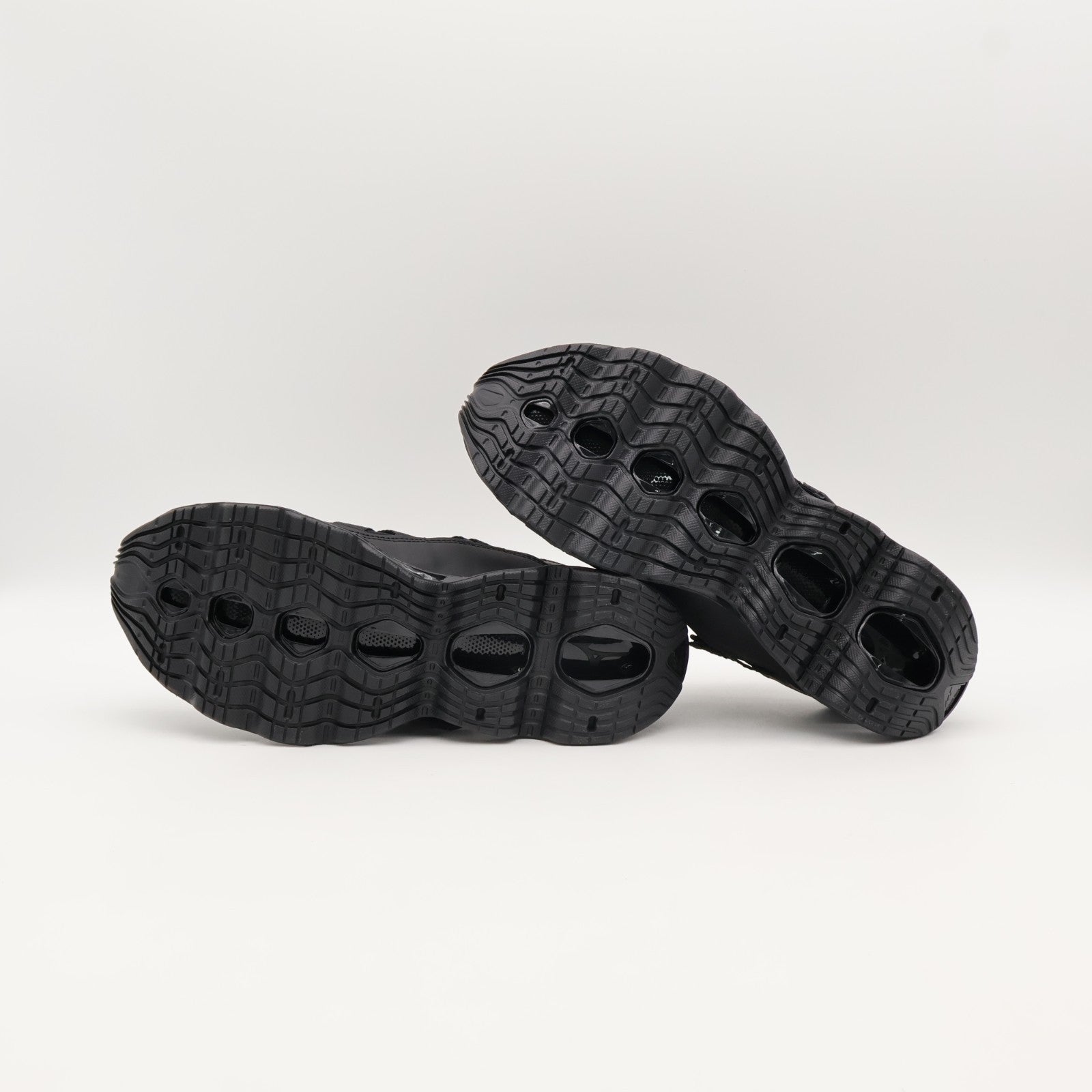 D1GA251903 Mizuno Wave Prophecy Strap Black (Men's)