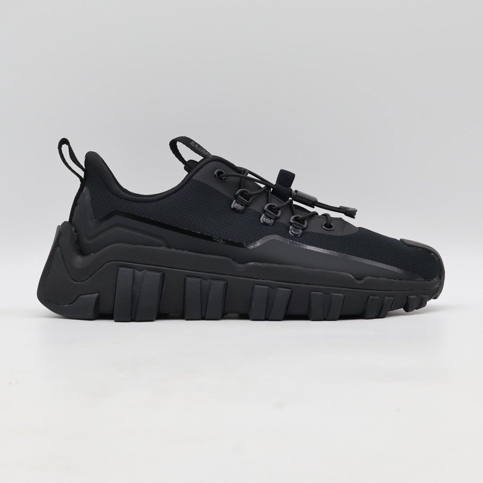 1183C450-001 ONITSUKA TIGER CRESTY FLEK BLACK BLACK (Men's)