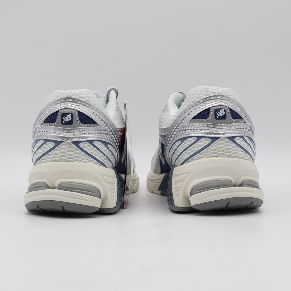 ML860GG2 New Balance 860V2 Arctic Grey Metallic Silver (Men's)