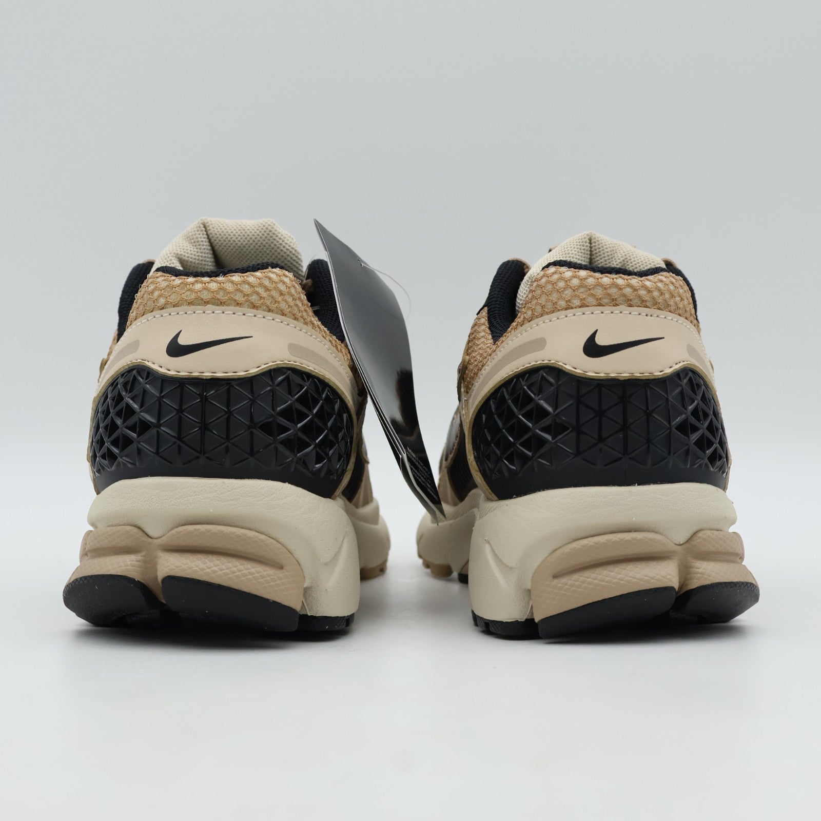 FJ2028-106 Nike  Zoom Vomero 5 Sanddrift (Women's)