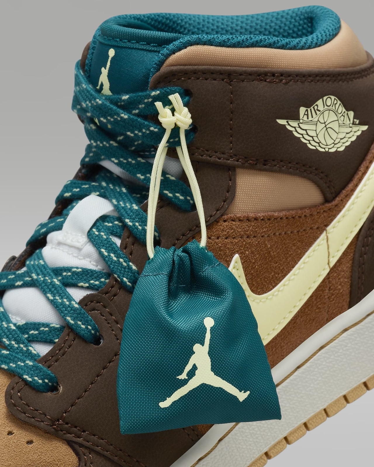 DZ6335-200 Nike GS Air Jordan 1 Mid SE Cacao Wow Ale Brown Twine Luminous Green