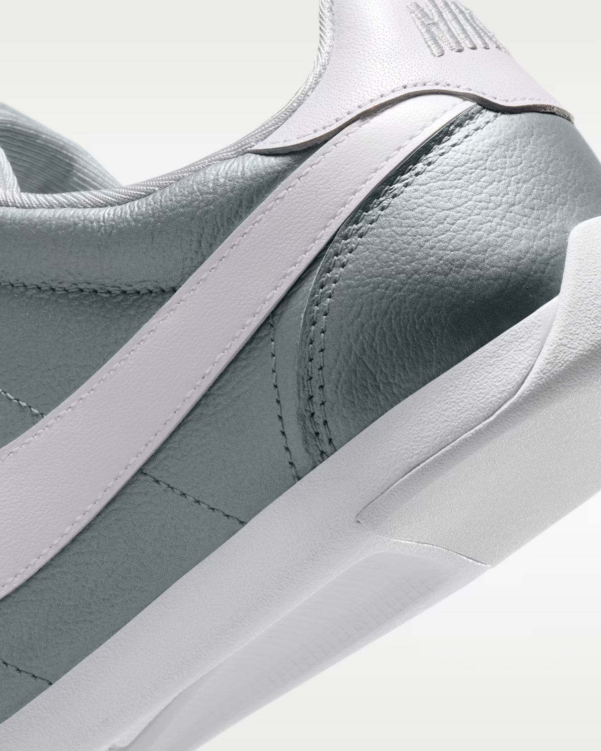 II6984-001 Nike Sprint Sister "Metallic Silver/White" (Women's)
