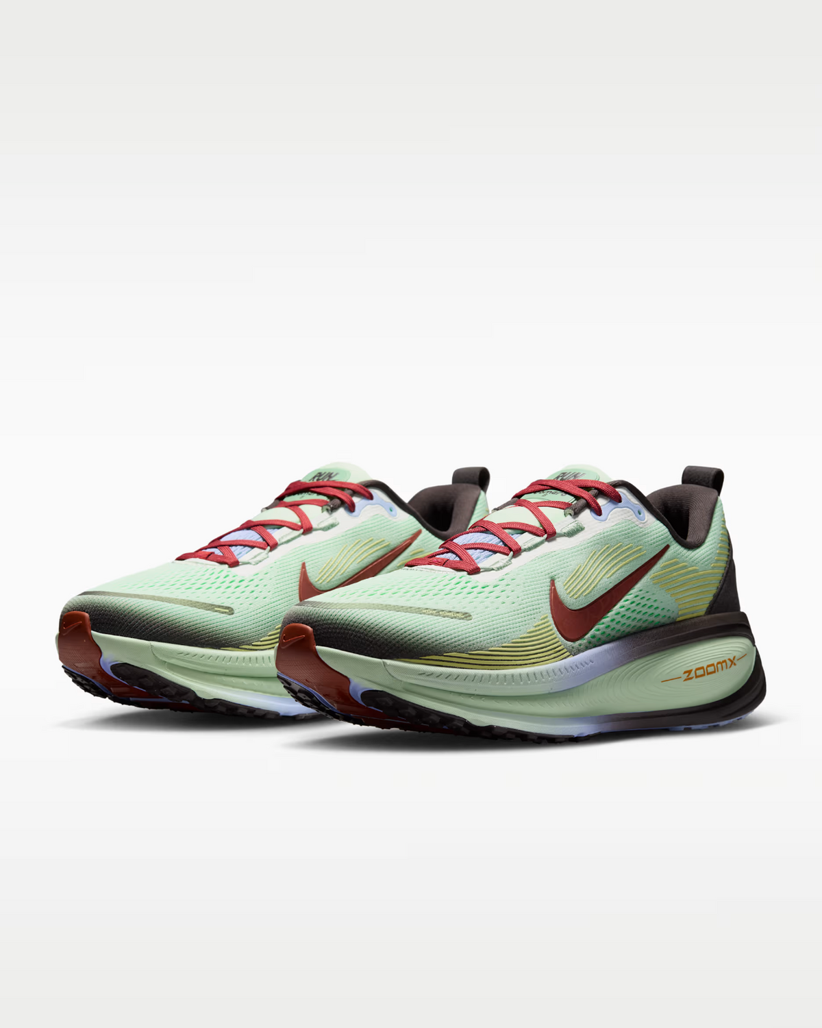 IW1250-398 Nike Vomero 18 SE "Frosted Spruce/Tar" (Men's)