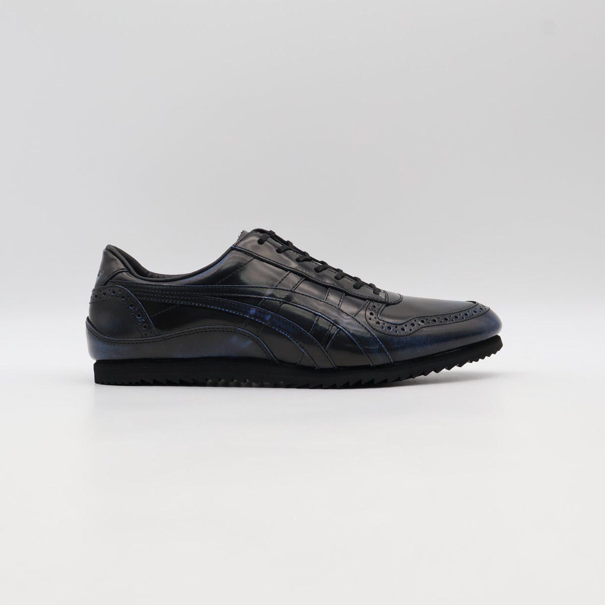 1181A610-001 Onitsuka Tiger NIPPON MADE ULTIMATE TRAINER BLACK TUNA BLUE (Men's)