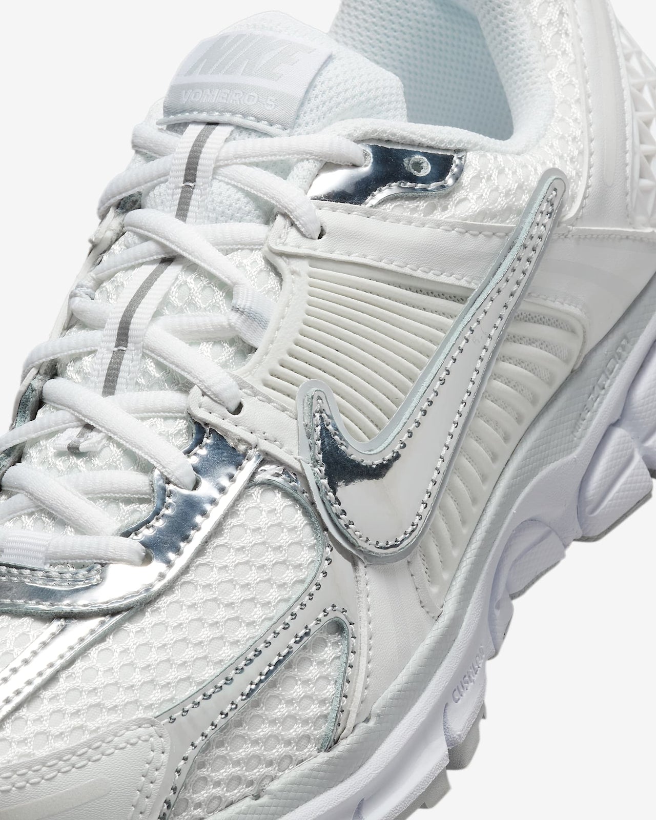 HF7723-100 Nike Women's Zoom Vomero 5 Chrome Toe (Women's)
