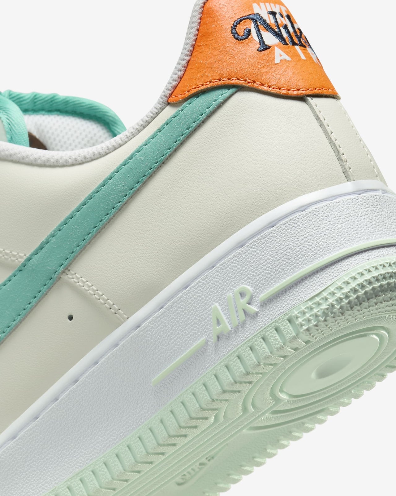 HM3728-131 Nike Air Force 1 Low Be The One (Men's)