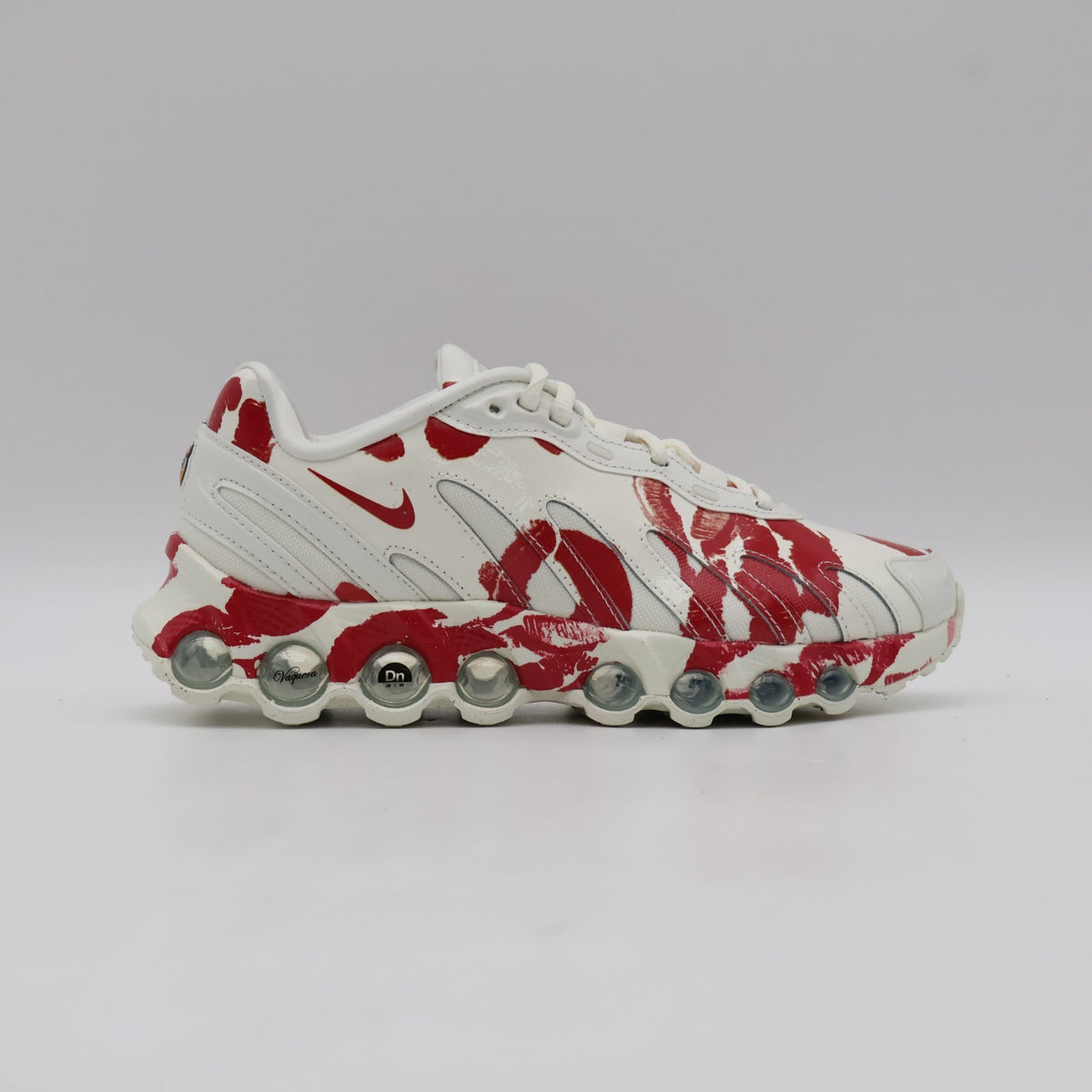 IM4029-100 Vaquera Nike Air Max DN8 Sail Prime Red (Women's)